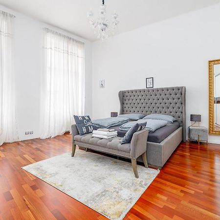 Newly Renovated Apartment In The Old Town Bratislava Exterior foto