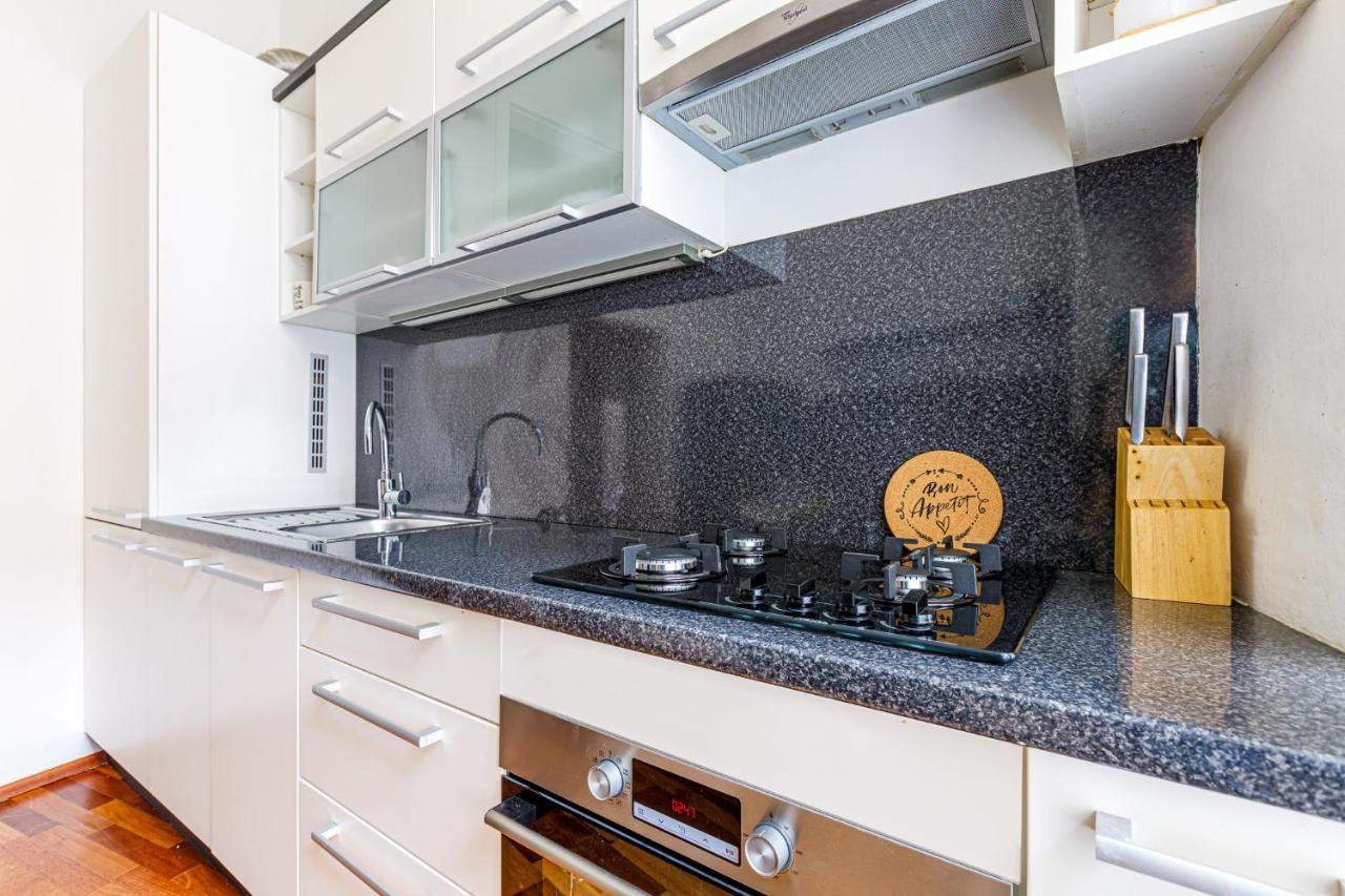 Newly Renovated Apartment In The Old Town Bratislava Exterior foto
