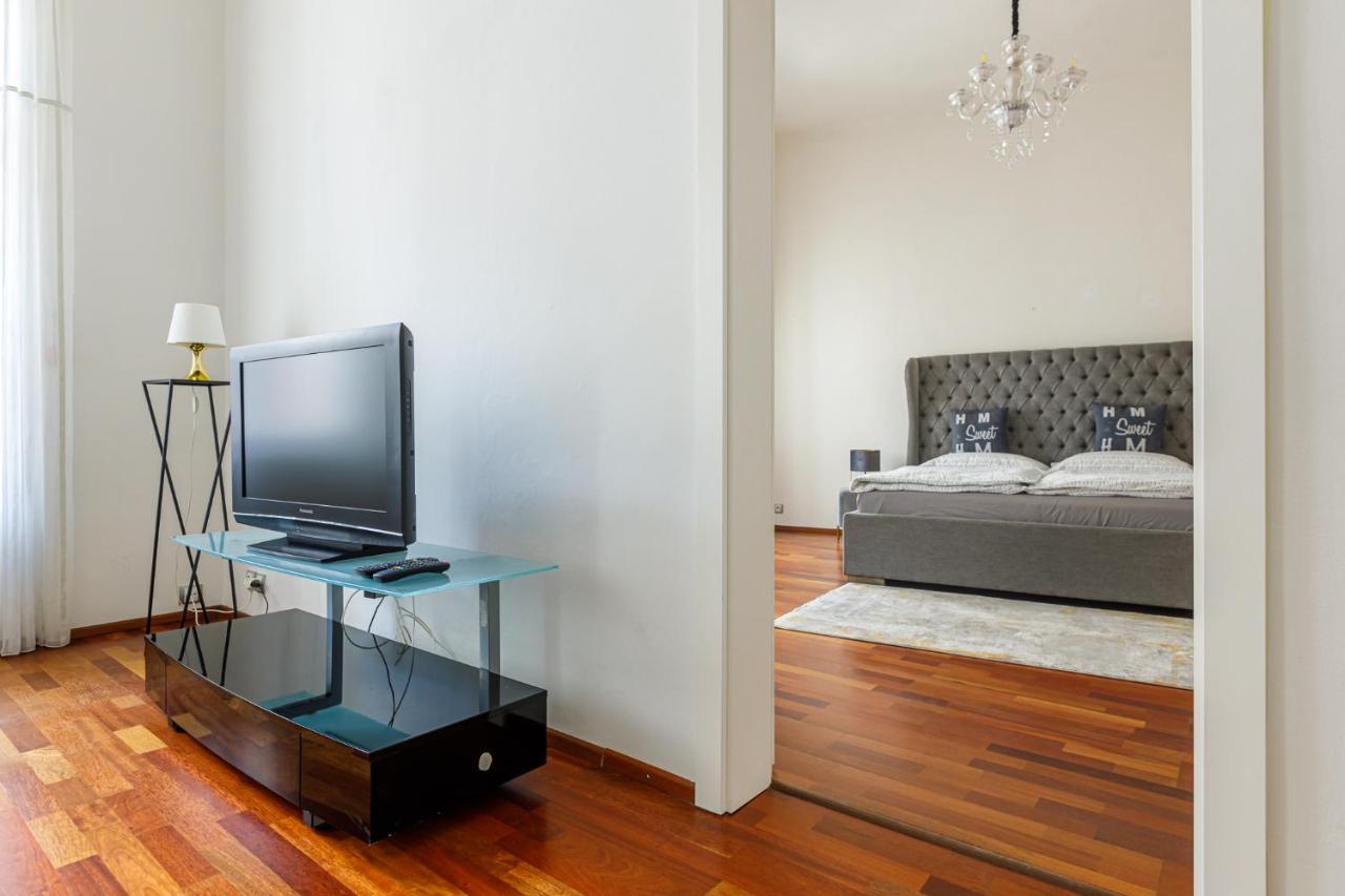Newly Renovated Apartment In The Old Town Bratislava Exterior foto