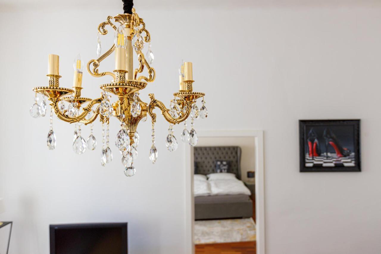 Newly Renovated Apartment In The Old Town Bratislava Exterior foto