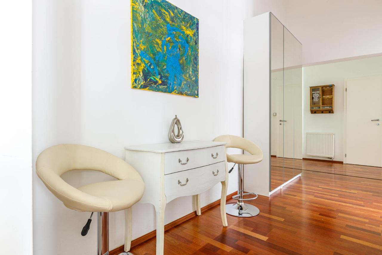 Newly Renovated Apartment In The Old Town Bratislava Exterior foto
